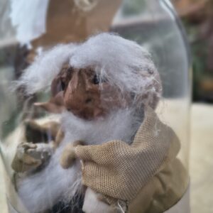 Busgosu: O Duende Guia que Ilumina Seu Caminho com Bondade e Proteção! - 15 cm