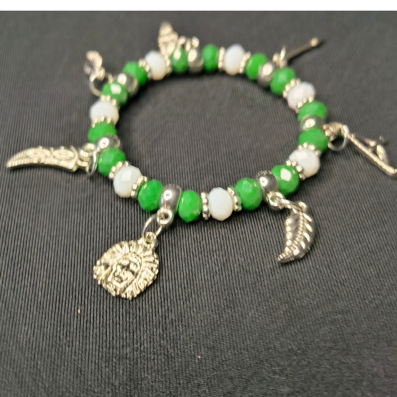 Pulseira de Caboclo – Pingentes de Flecha, Pena e Rosto de Caboclo | Força da Natureza e Proteção Espiritual