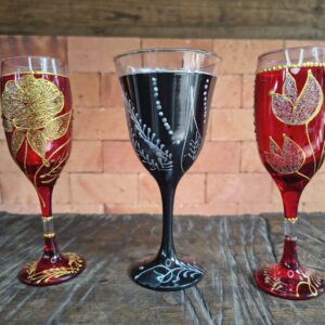 Taças Decoradas – Elegância, Magia e Arte em Cada Detalhe